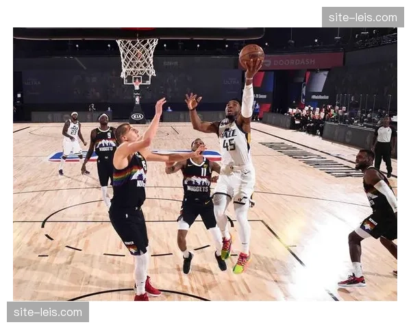 骑士对阵爵士末节崩盘案例 领先优势保持能力成季后赛隐患